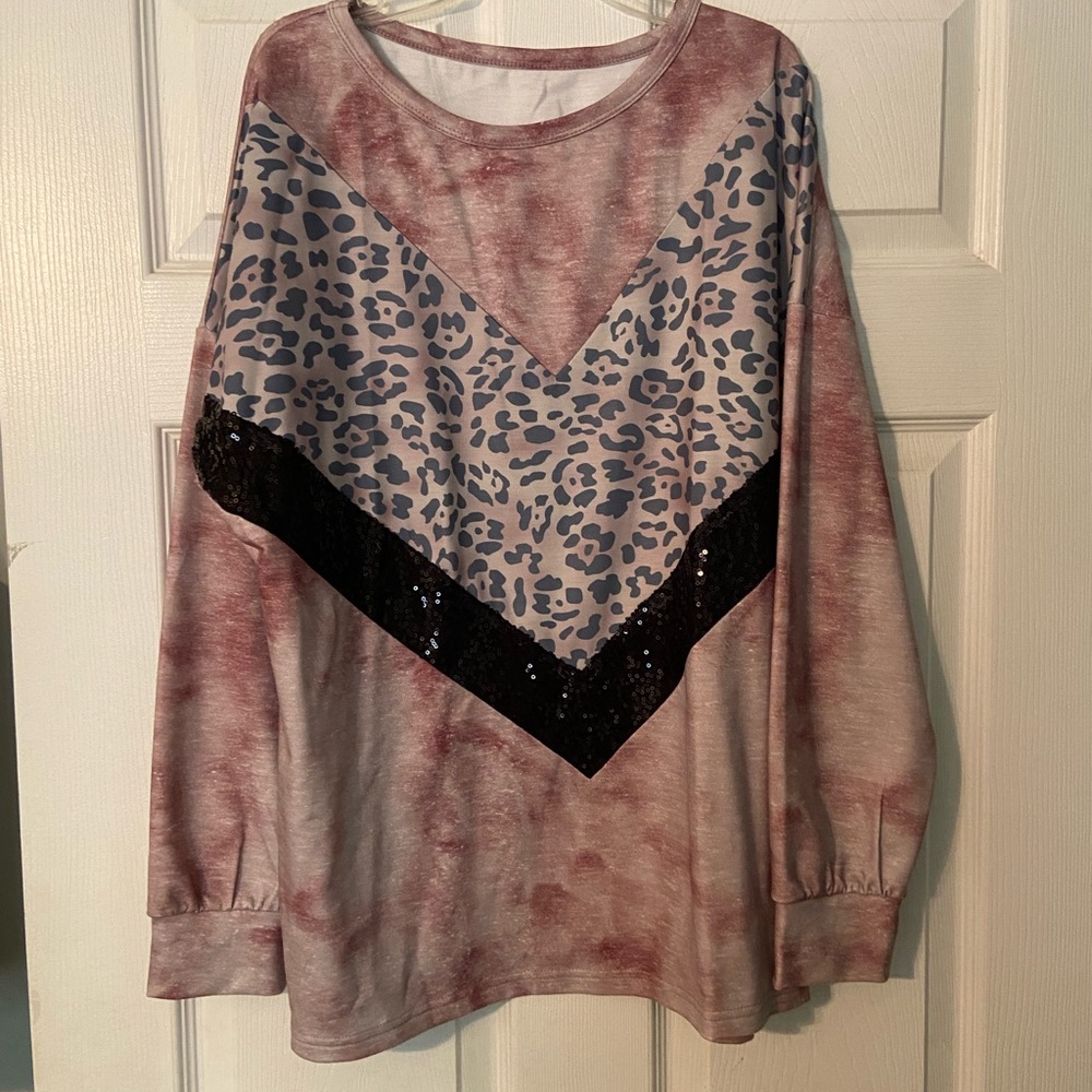 Long sleeve shirt, size large